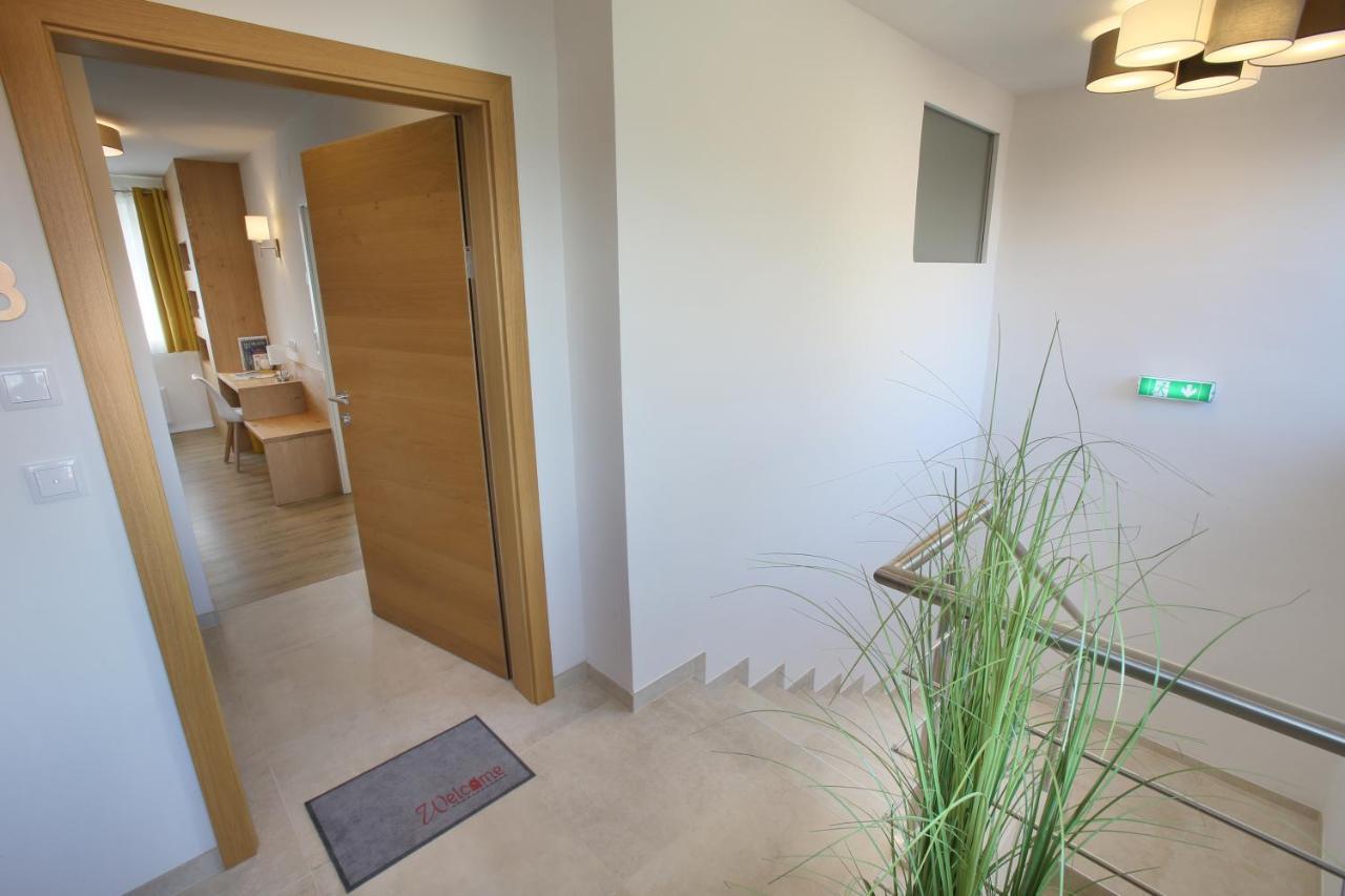 Apartments Freitag - H1 Winden am See Exterior photo